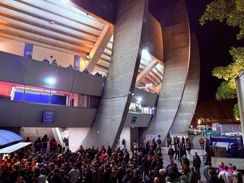 Bild "20251104 Paris 10" - FC Bayern Fanclub "Albtrauf Tripler" Bild "20251104 Paris 10"